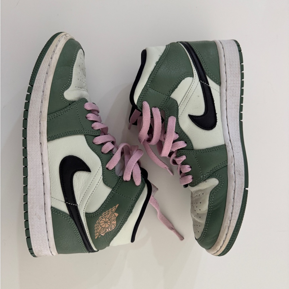 Nike Women’s Air Jordan 1 Mid